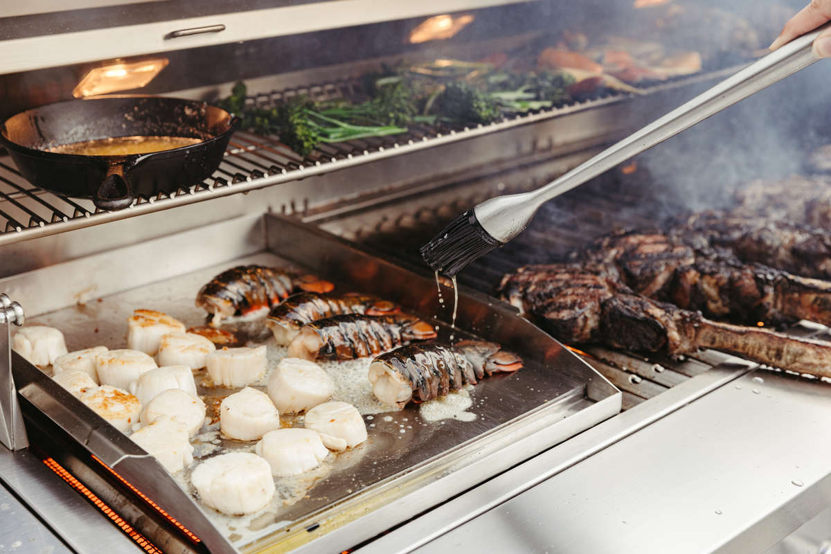 American Made Grills - Encore - 54" - Natural Gas - Hybrid