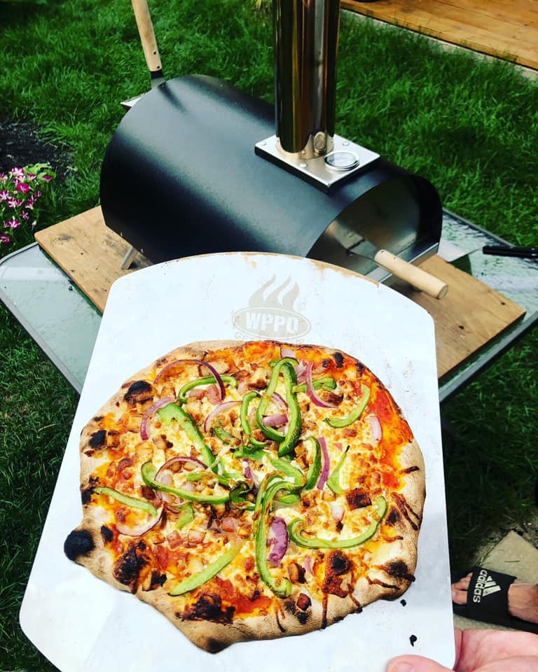 Le Peppe Portable Eco Wood-Fired Oven w/Deluxe Peel - Red