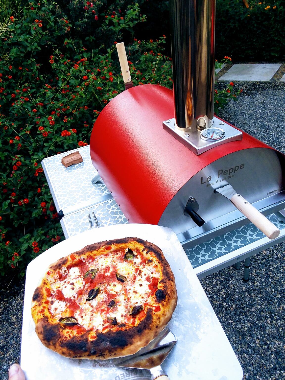 Le Peppe Portable Eco Wood-Fired Oven w/Deluxe Peel - Red